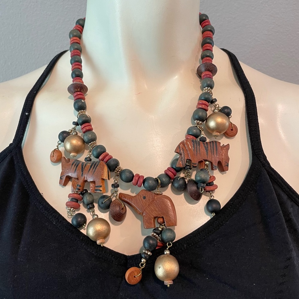 Vintage Carved Wood Safari Animals Elephant Zebra Bead Necklace Chunky